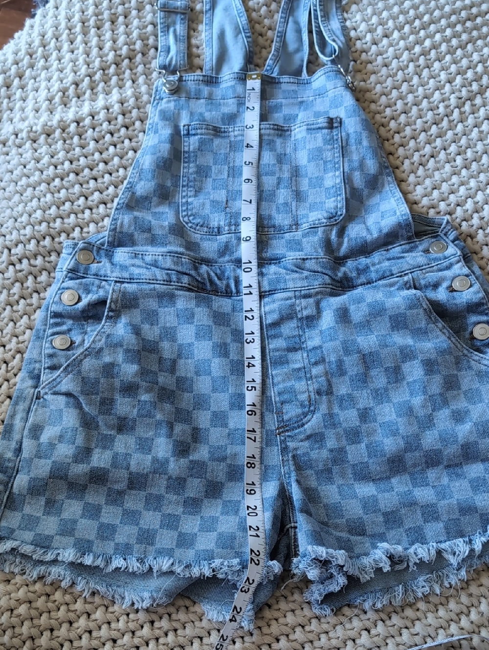 No Boundaries Light Blue Checkered Denim Short Overalls - Picture 3 of 6